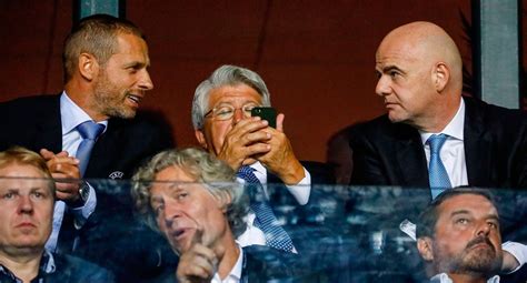 Ceferin se mete a actor y lanza un dardo a la Superliga en.